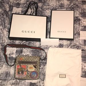 Gucci Courrier soft GG supreme messenger bag